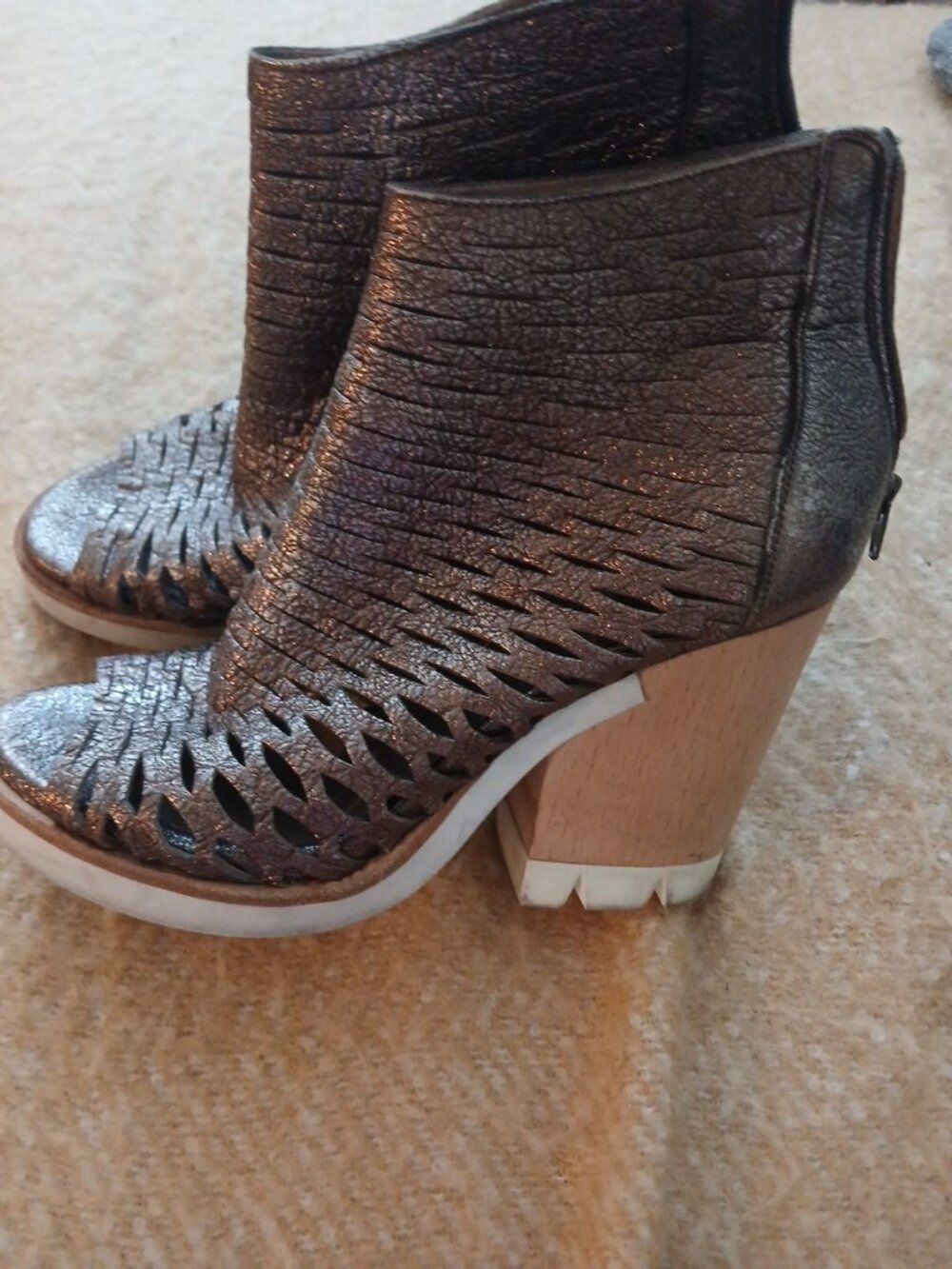 STRATEGIA Metallic Leather Cutout Woven Ankle Booties 4” Chunky Heel 36